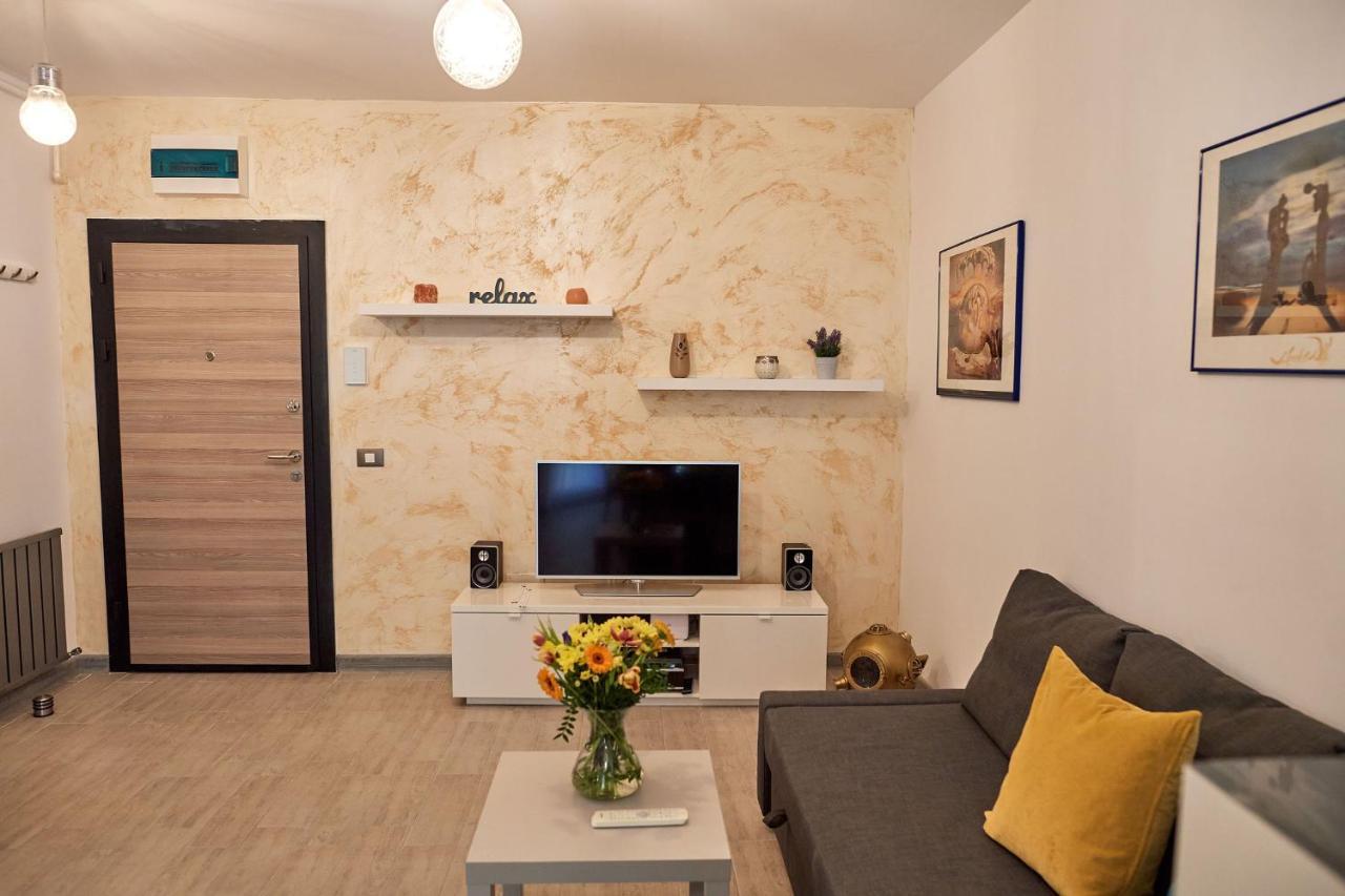 Submarine Apartment Spa N Pool Beach Resort Năvodari Esterno foto